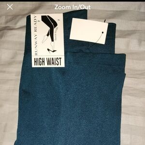 FLEECE LEGGINGS SIZE MED/LARGE